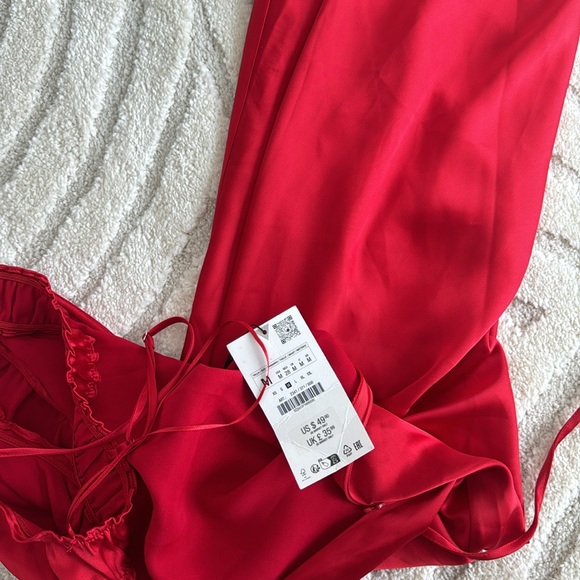 NWT zara ruffled satin effect red dress - Picture 6 of 6